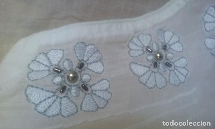 Segunda mano: blusa blanca con incrustaciones - Foto 5