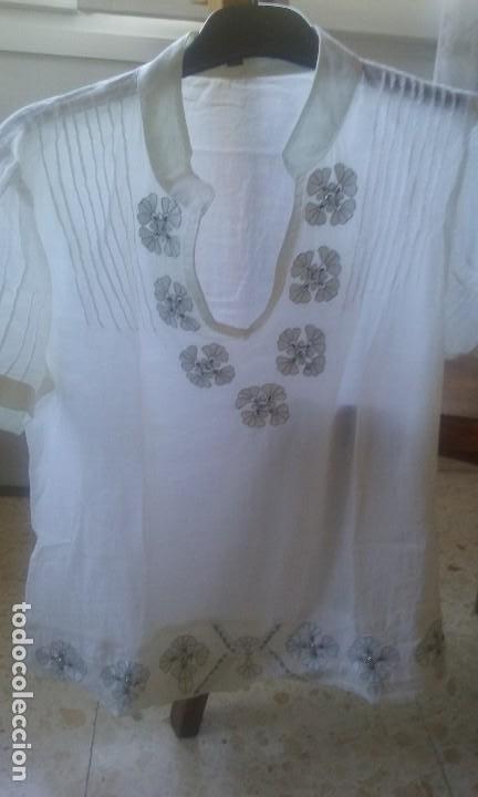 Segunda mano: blusa blanca con incrustaciones - Foto 1