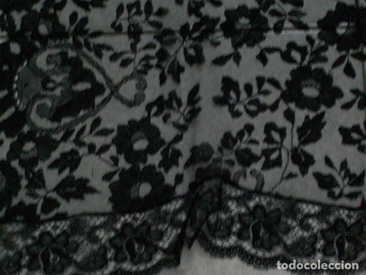 Segunda mano: MANTILLA DE ENCAJE NEGRO - Foto 4