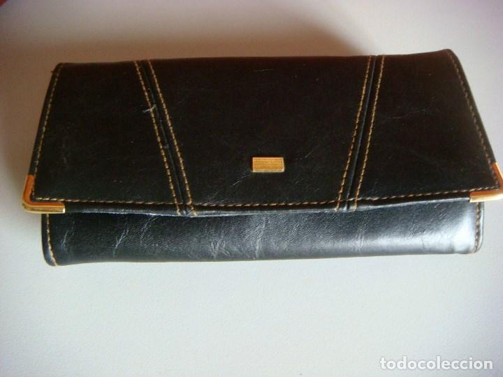 Segunda mano: CARTERA MONEDERO Caja-B- 129 - Foto 1
