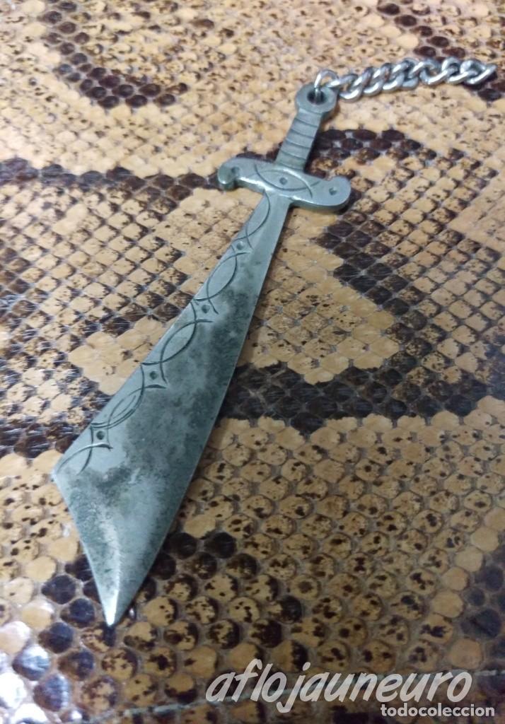 Segunda mano: Colgante vintage amuleto sable - Foto 1