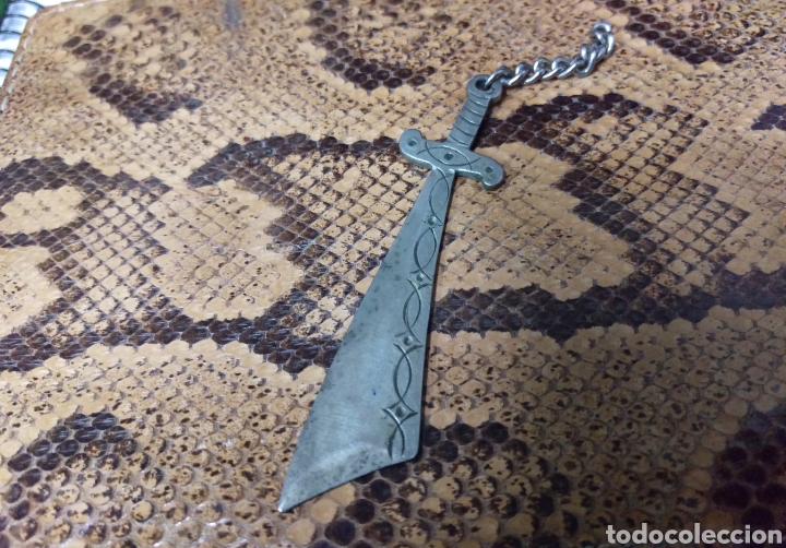 Segunda mano: Colgante vintage amuleto sable - Foto 2