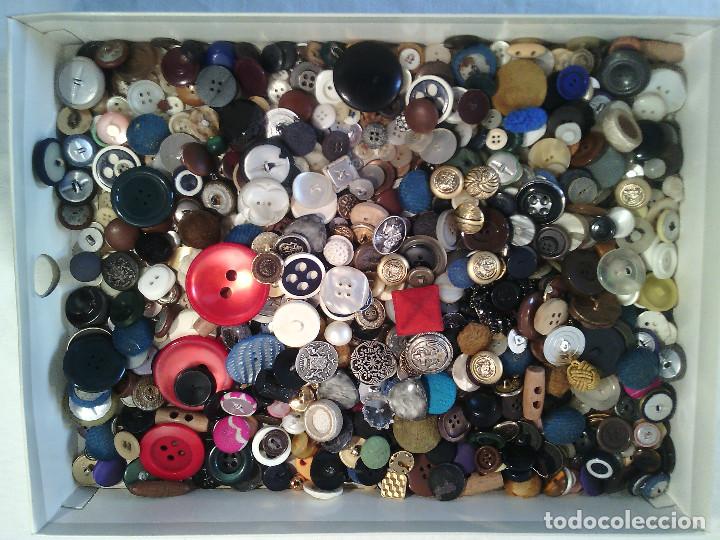 Segunda mano: LOTE BOTONES ANTIGUOS - Foto 1