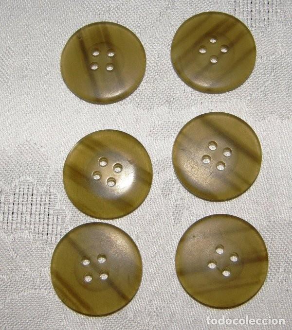 Segunda mano: Botones de pasta verdosos - Foto 3