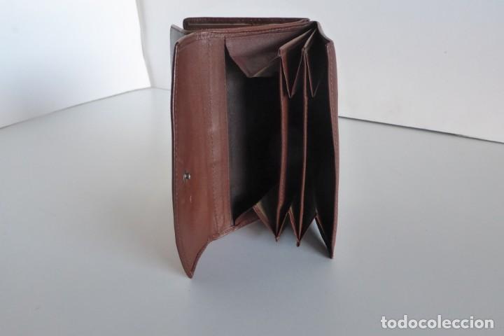 Segunda mano: BILLETERO DE PIEL - Foto 2