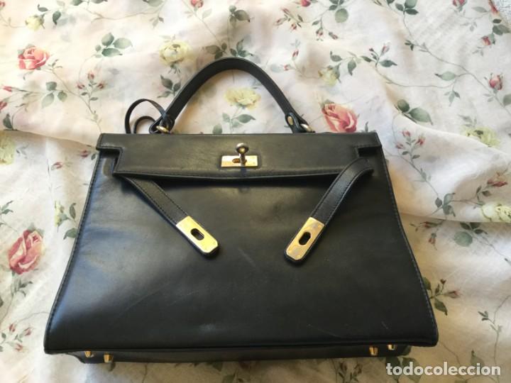 Bolso negro de piel años 60 modelo hermes - Vendido en Venta Directa -  135591814