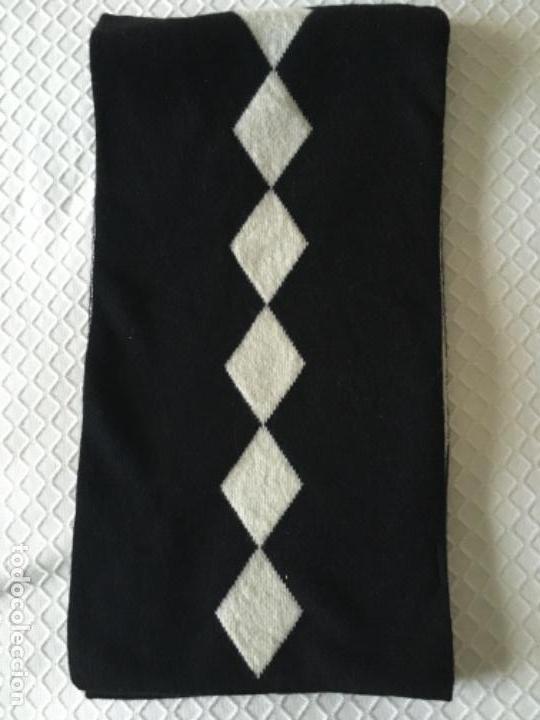 Segunda mano: BUFANDA REVERSIBLE - Foto 1