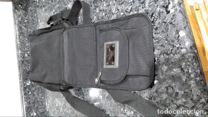 Segunda mano: Bolsa/o de hombre. - Foto 2