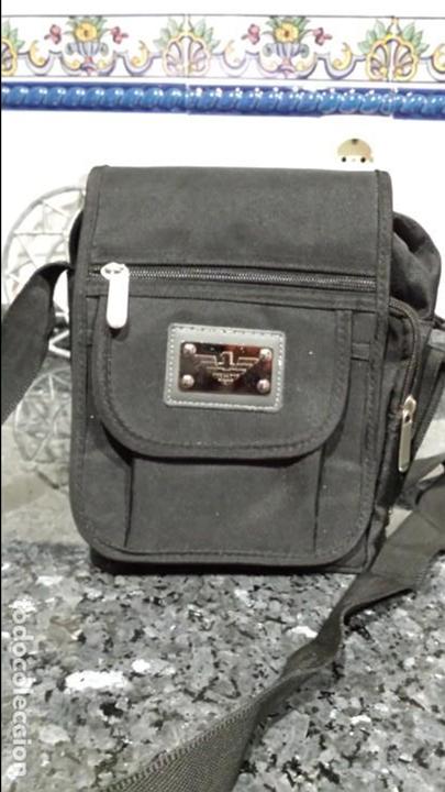 Segunda mano: Bolsa/o de hombre. - Foto 1