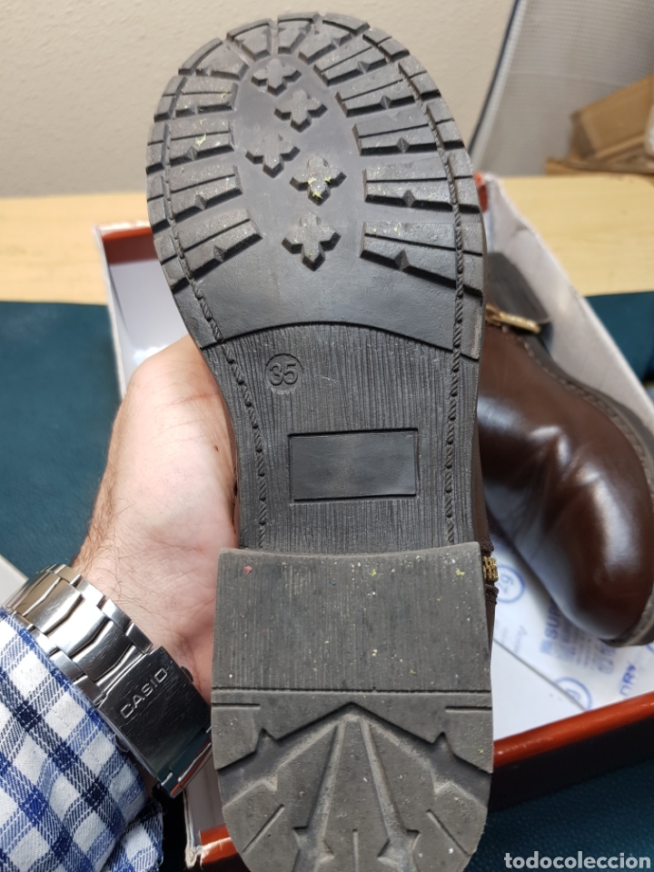 Segunda mano: Botas piel marr&oacute;n n&uacute;mero 35 - Foto 4