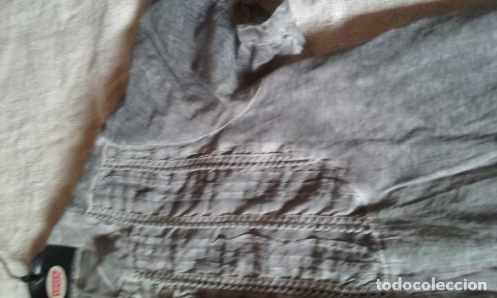 Segunda mano: blusa gris - Foto 2