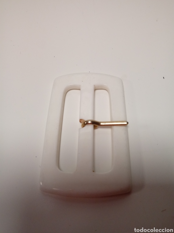 Segunda mano: Hebilla en pvc blanco vintage - Foto 1