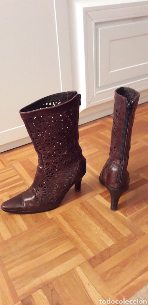 Segunda mano: Botas con calado n 37 piel - Foto 2