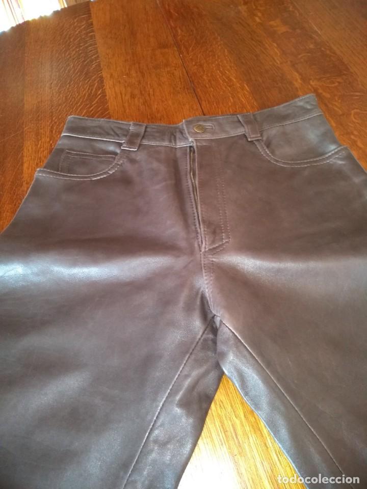 Segunda mano: Pantal&oacute;n de cuero de mujer - Foto 2