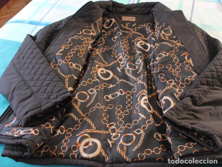 Segunda mano: PARKA DE SE&Ntilde;ORA-ACOLCHADA CON BORDADOS - Foto 2