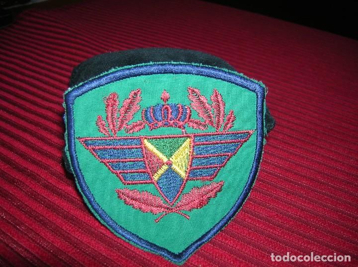 Segunda mano: Escudo bordado a m&aacute;quina. - Foto 1