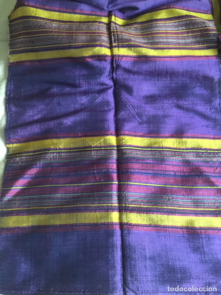 Segunda mano: CHAL FULAR VINTAGE DE SEDA COLOR MORADO - Foto 4