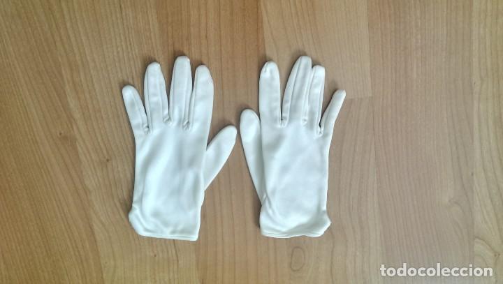 Segunda mano: ANTIGUOS GUANTES COMUNI&Oacute;N - Foto 1