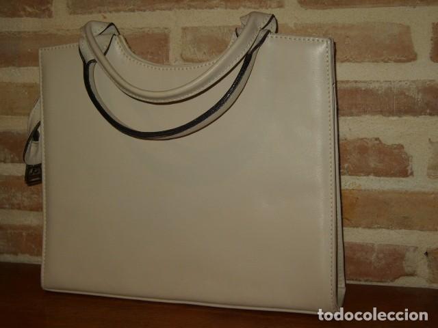 Segunda mano: BOLSO DE PIEL DE SERPIENTE,EL CORTE INGLES. - Foto 4