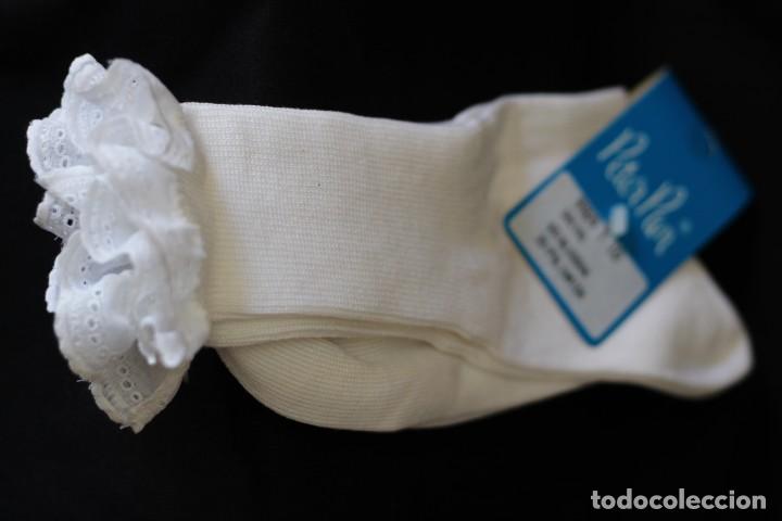 Segunda mano: CALCETINES BLANCOS PANRI VINTAGE PARA NI&Ntilde;A TALLA 10 con puntilla, fabricaci&oacute;n espa&ntilde;ola