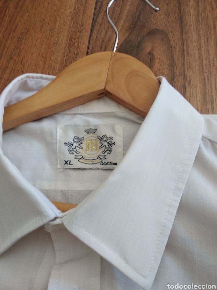 Segunda mano: Camisa blanca. b&aacute;sica - Foto 3