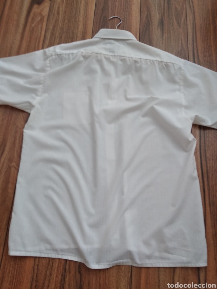 Segunda mano: Camisa blanca. b&aacute;sica - Foto 5