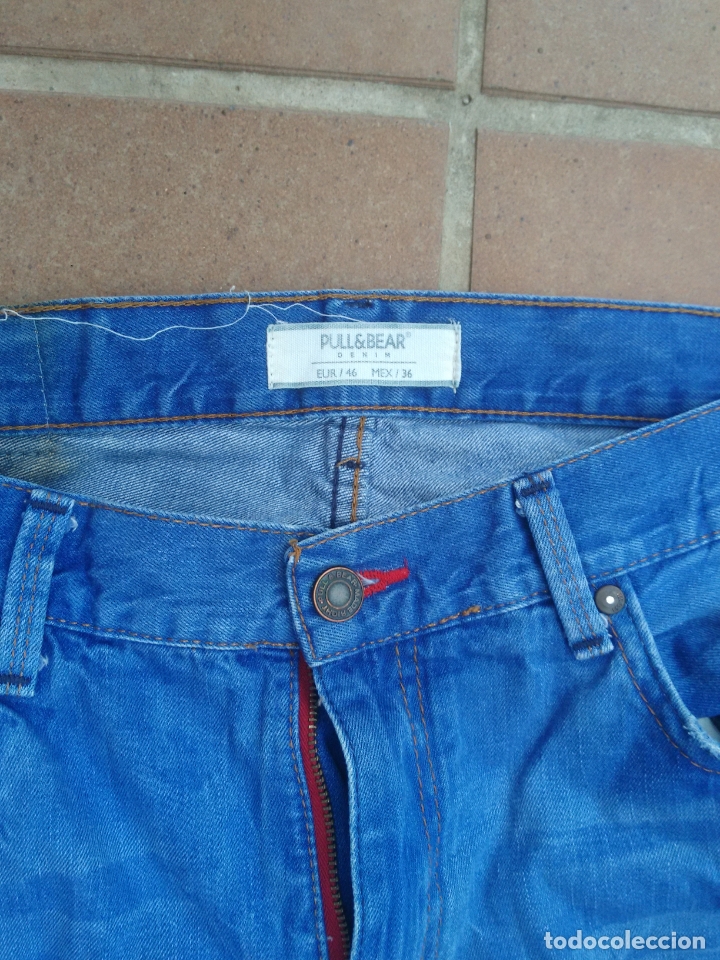 Segunda mano: PANTAL&Oacute;N TEJANO AZUL MARCA PULL & BEAR, TALLA 46 - Foto 2