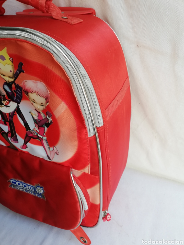 maleta infantil. tipo carro. code lyoko. - Comprar ropa y complementos de segunda  mano en todocoleccion - 175463815