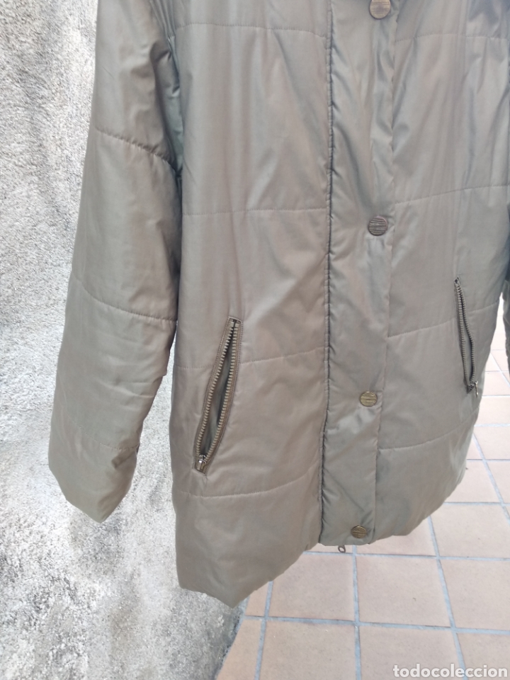 Segunda mano: Chaqueta de abrigo, no pesa nada. - Foto 2