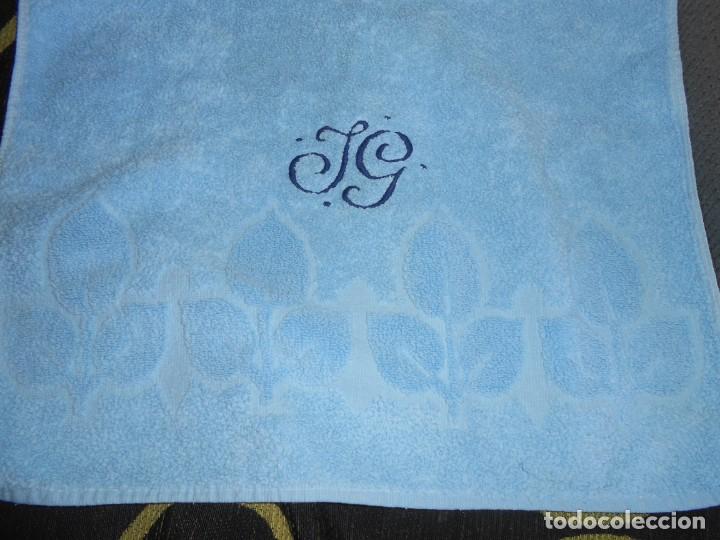 Segunda mano: TOALLA SIRENA --Marcada J G - - Foto 1