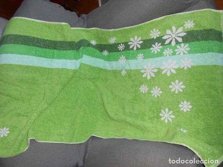 Segunda mano: TOALLA SIRENA -Algod&oacute;n puro 100 x 100 - Foto 2
