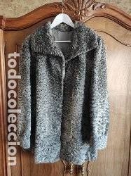 Segunda mano: Chaquet&oacute;n astarc&aacute;n gris tres cuartos - Foto 1