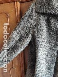 Segunda mano: Chaquet&oacute;n astarc&aacute;n gris tres cuartos - Foto 2