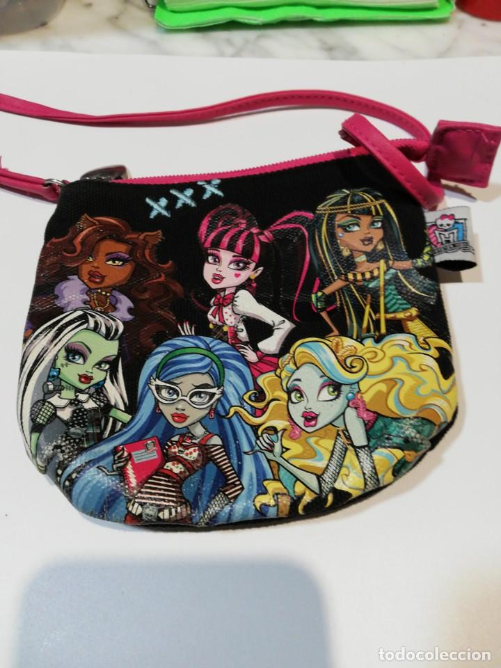 Segunda mano: C12 - bolso ni&ntilde;a Momster - Foto 1