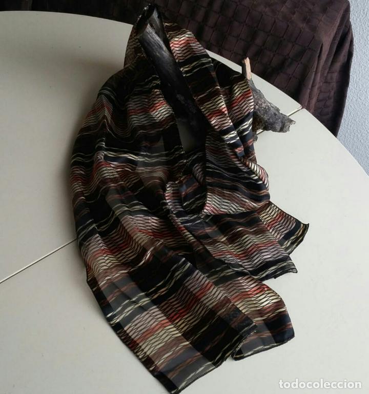 Segunda mano: Fular estampado - Foto 2