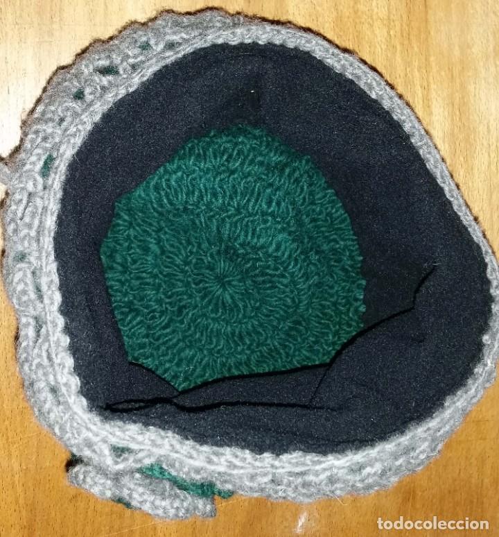 Segunda mano: GORRO CON FLOR LANA MUJER - Foto 3
