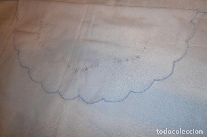 Segunda mano: sabana blanca bordada para cuna - Foto 1