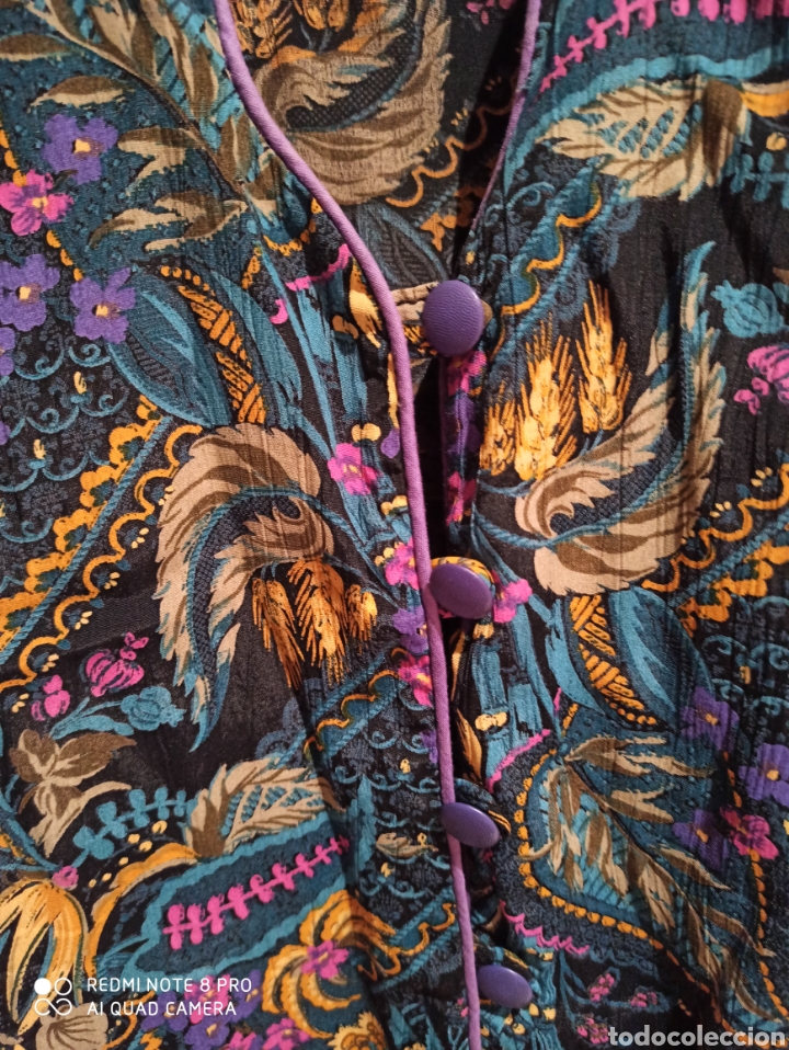 Segunda mano: espectacular blus&oacute;n o chaqueta - Foto 3