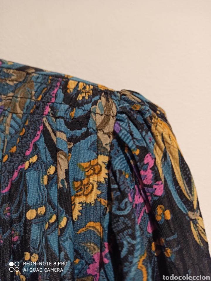 Segunda mano: espectacular blus&oacute;n o chaqueta - Foto 5