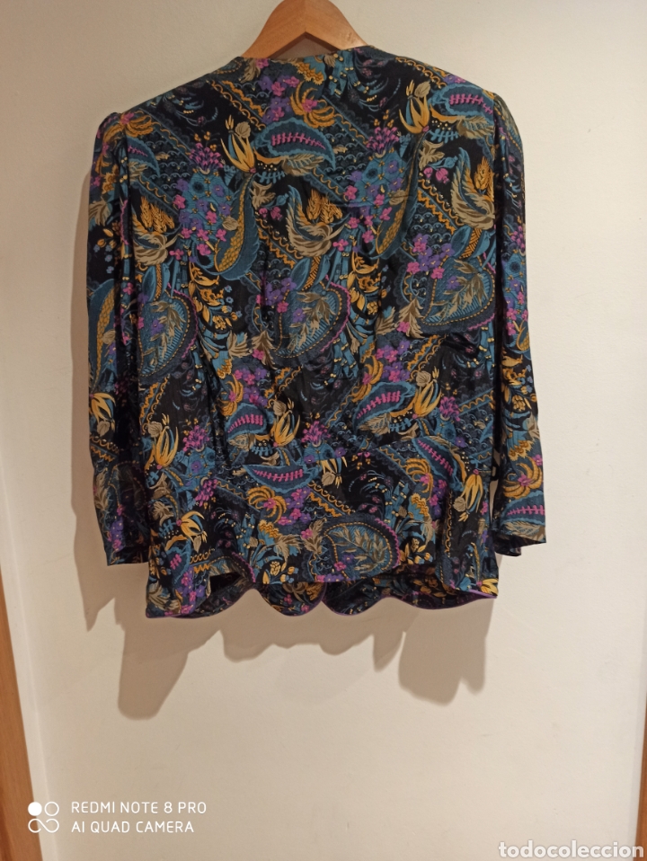 Segunda mano: espectacular blus&oacute;n o chaqueta - Foto 8