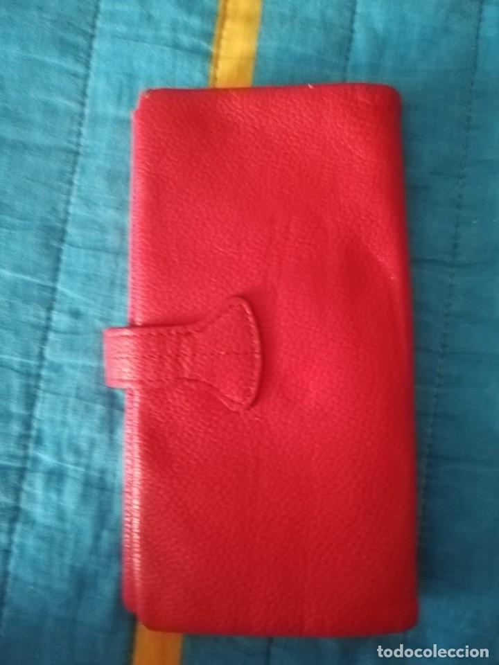 Segunda mano: CARTERA MONEDERO MUJER ROJO LOVES - Foto 3