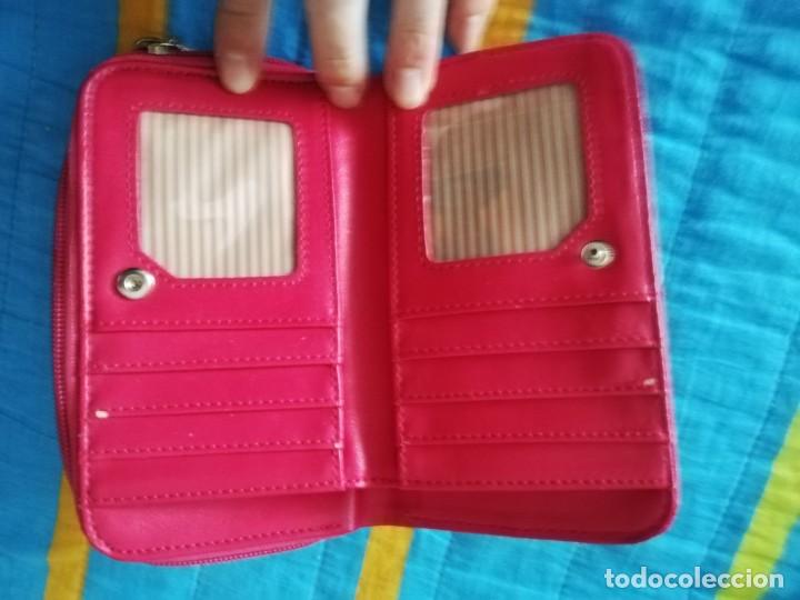 Segunda mano: CARTERA MONEDERO MUJER EN ROSA - Foto 2