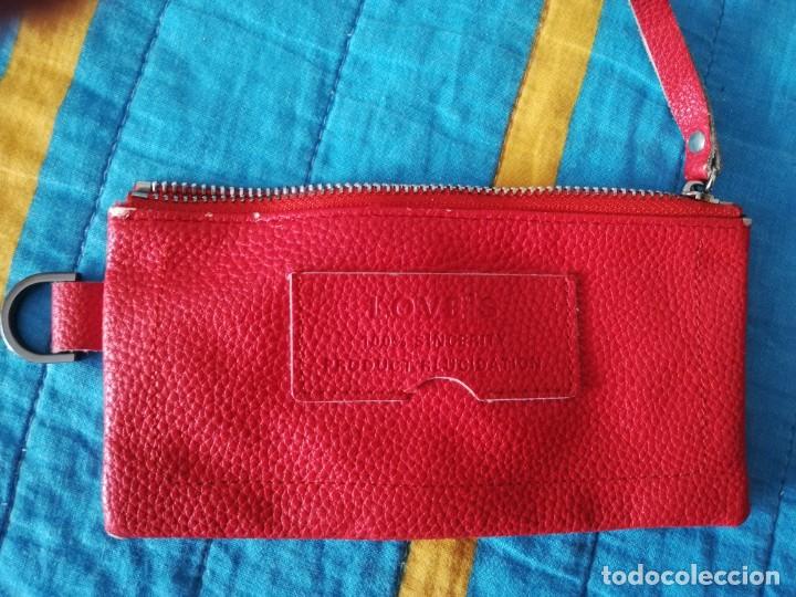 Segunda mano: MONEDERO MUJER EN ROJO LOVES - Foto 3