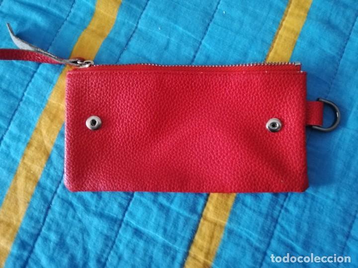 Segunda mano: MONEDERO MUJER EN ROJO LOVES - Foto 4