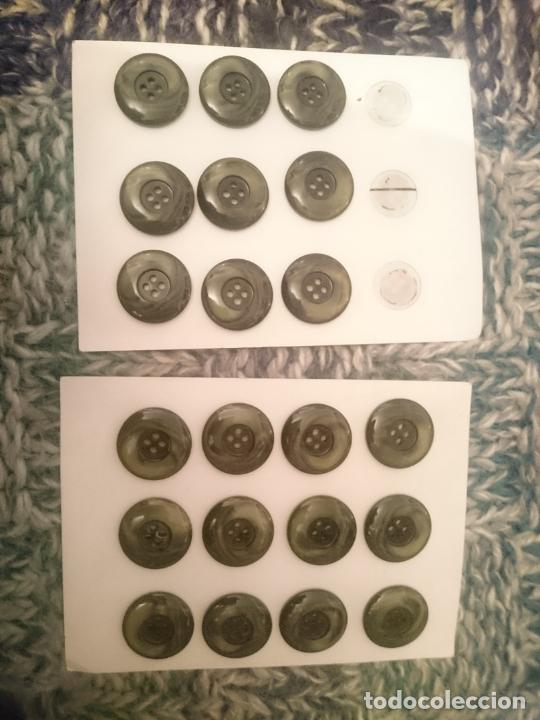 Segunda mano: LOTE BOTONES A&Ntilde;OS 80 - Foto 1