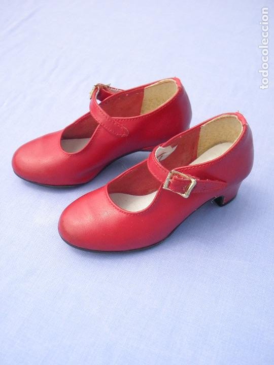 Zapato de flamenco de niña de tela rojo