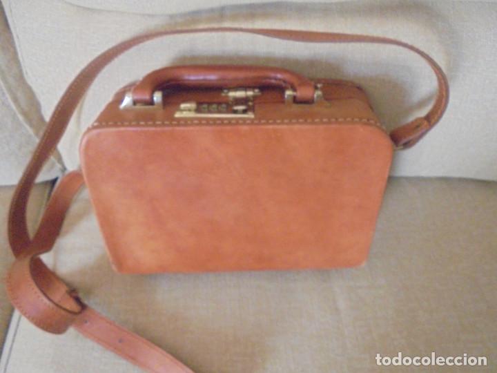 Segunda mano: Maletin de piel para viaje - Foto 1