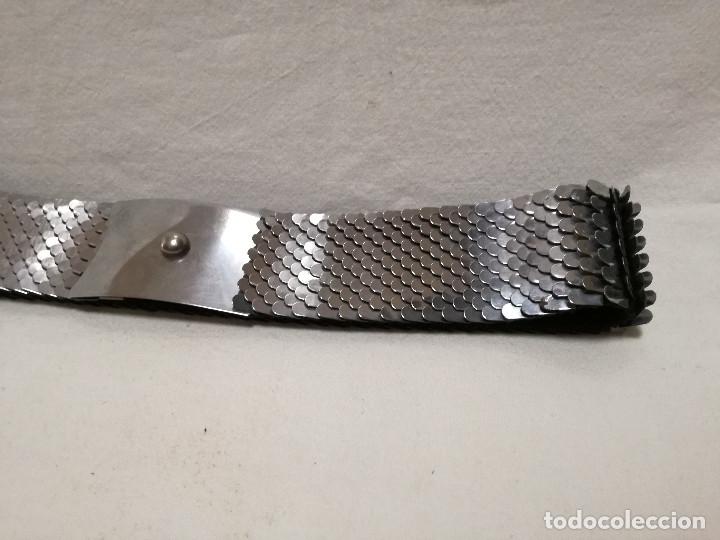 Segunda mano: CINTURON ELASTICO DE METAL FERROSO CROMADO EFECTO ESCAMAS - Foto 6