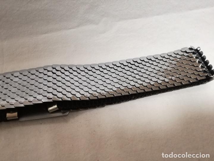 Segunda mano: CINTURON ELASTICO DE METAL FERROSO CROMADO EFECTO ESCAMAS - Foto 6