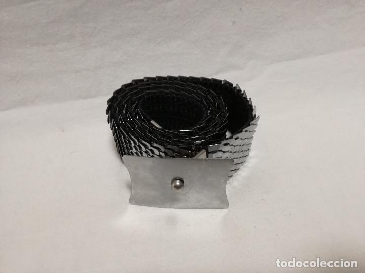 Segunda mano: CINTURON ELASTICO DE METAL FERROSO CROMADO EFECTO ESCAMAS - Foto 11